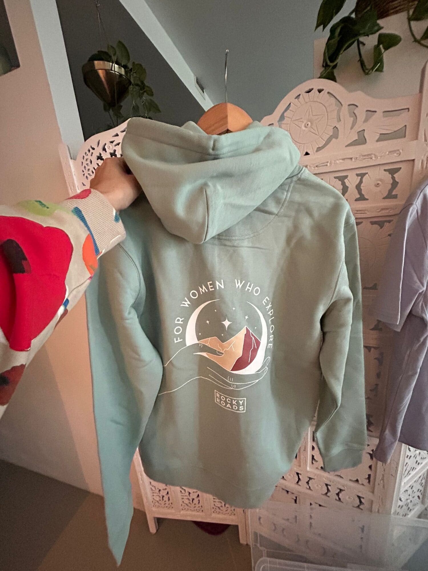 Rocky Roads | Sweater Rocky Roads Travel | Maat M - SAGE GROEN Sweater Rocky Roads Travel | Maat M - SAGE GROEN - Afbeelding 2